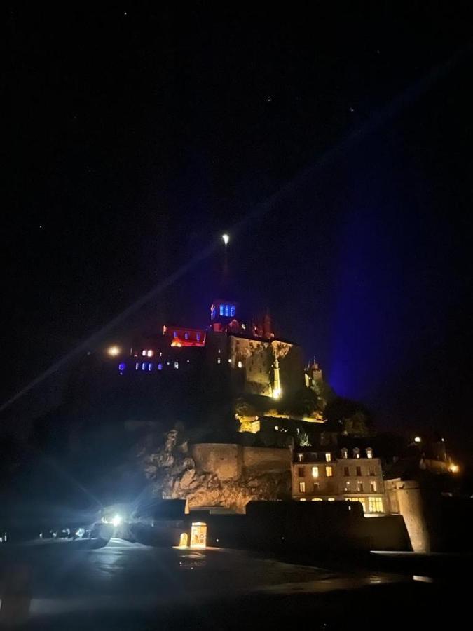 Maison Jullouville Au Calme Luaran gambar