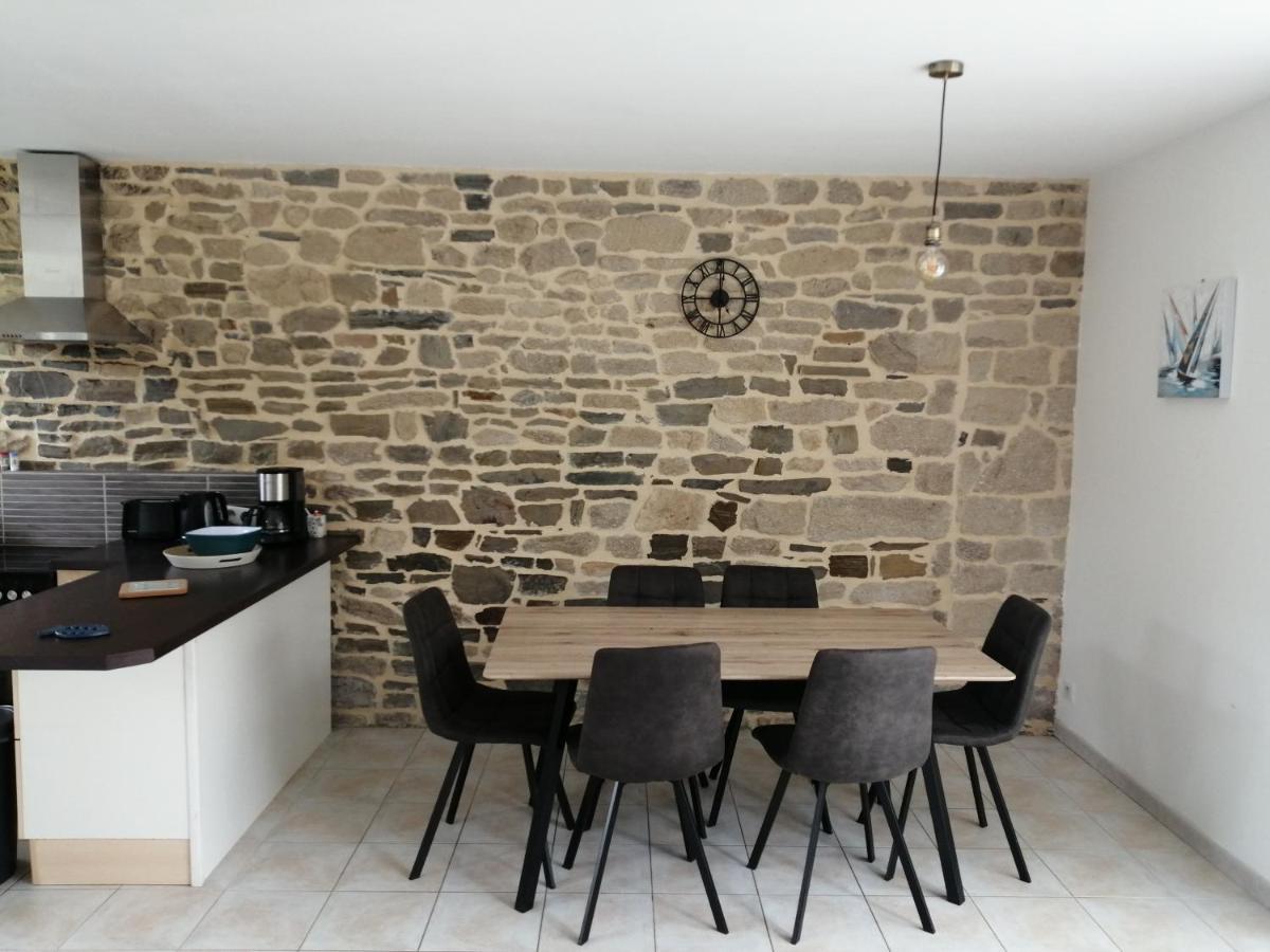 Maison Jullouville Au Calme Luaran gambar
