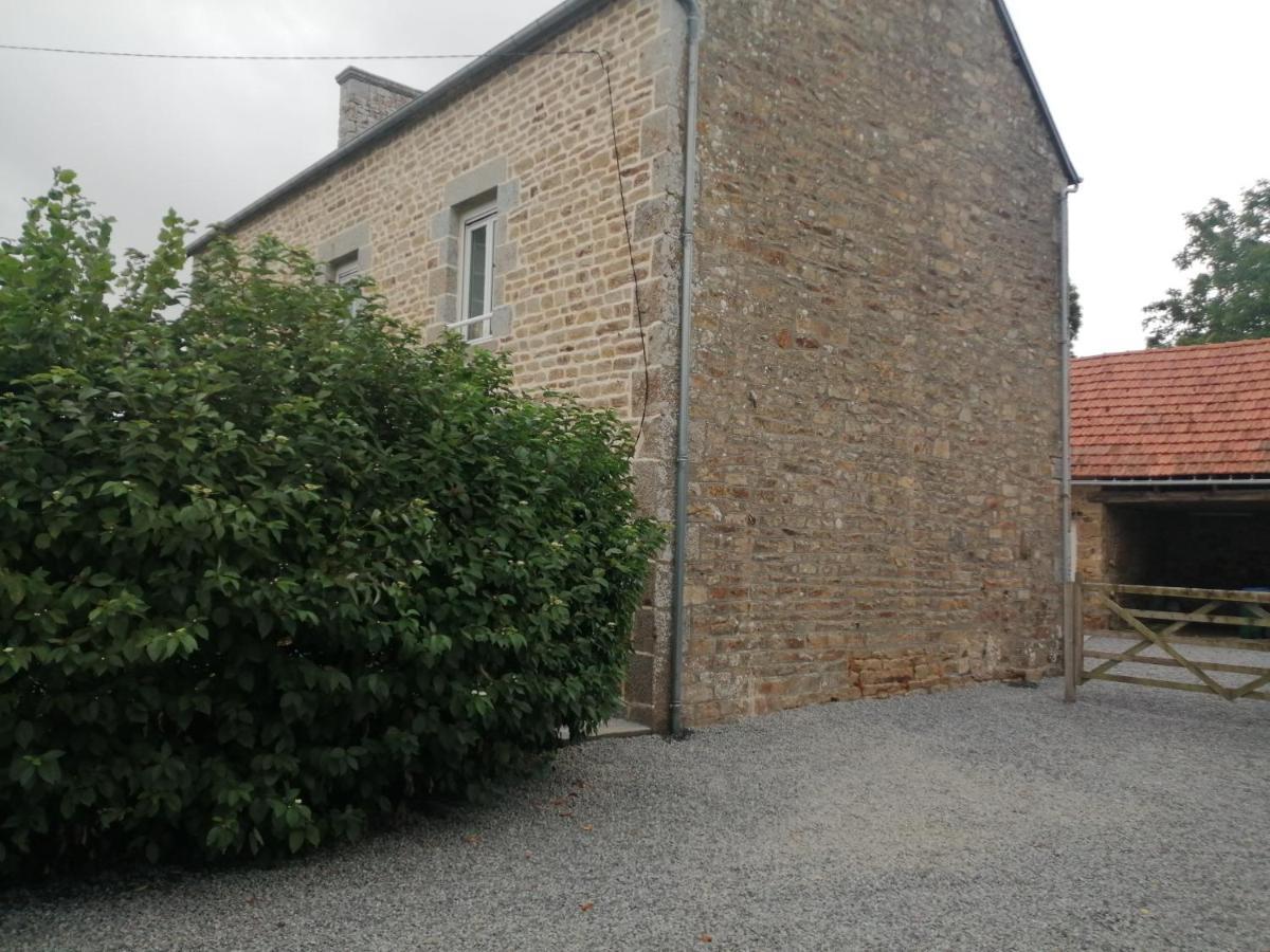 Maison Jullouville Au Calme Luaran gambar